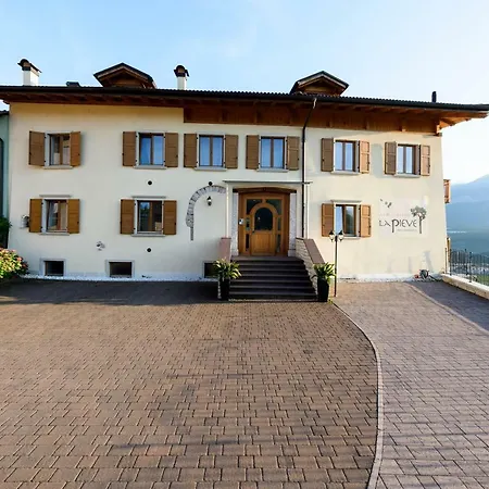 Agritur La Pieve مزرعة للإقامة