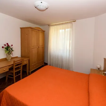 Agritur La Pieve * Taio